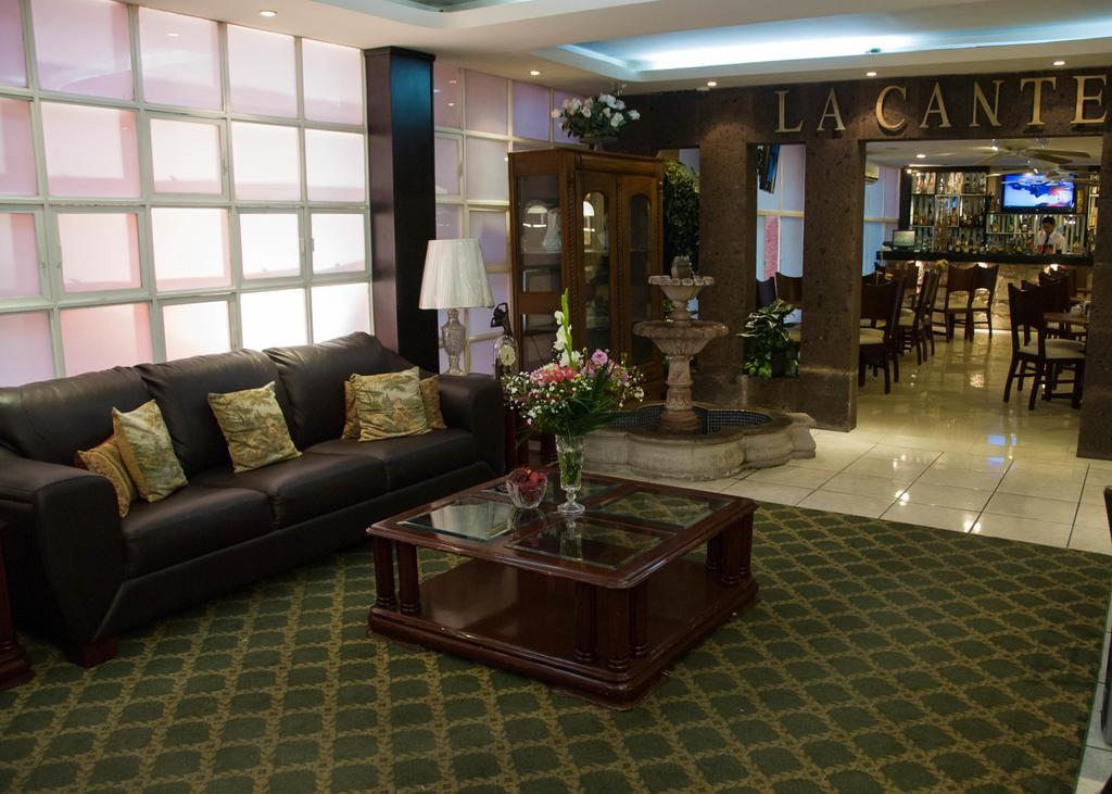Hotel Rincon Real Suites Дуранго Экстерьер фото